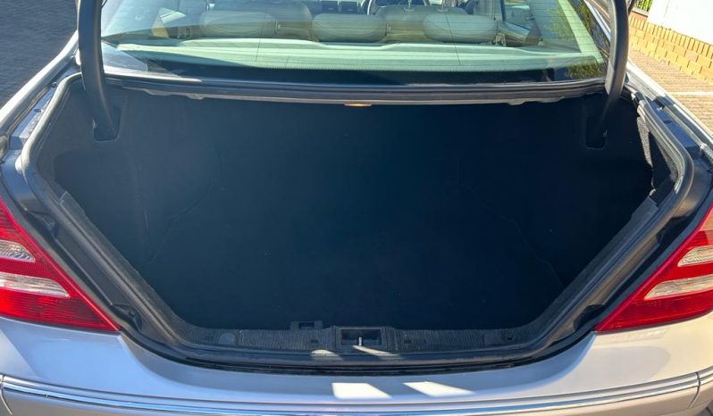 Mercedes Benz C180 Elegance full
